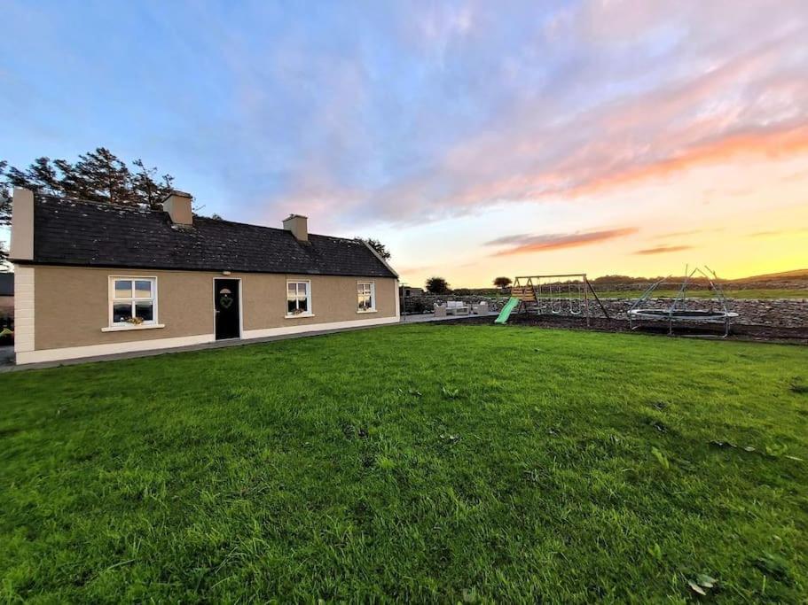 Killawalla Cottage, Westport. Exterior photo